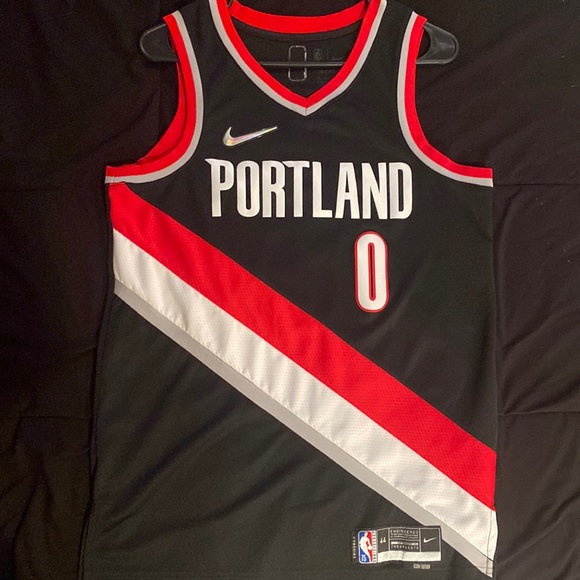 Damian Lillard jersey - Picture 1 of 8